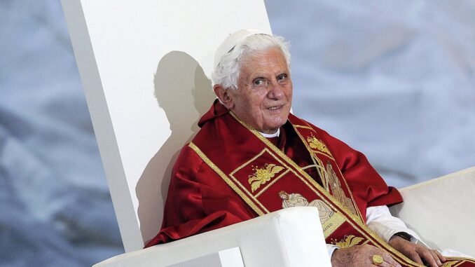 Papa Ratzinger Benedicto XVI Canalización al Espíritu por el Grupo Tetra-El Personajes Trascendentes